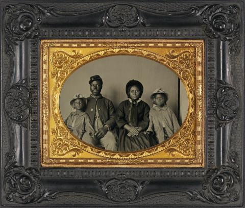 Sgt Samuel Smith and family