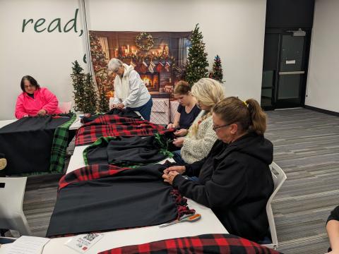 DIY No Sew Blankets